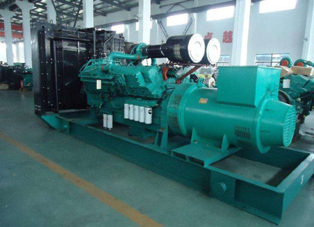 九所镇800kw康明斯柴油发电机组